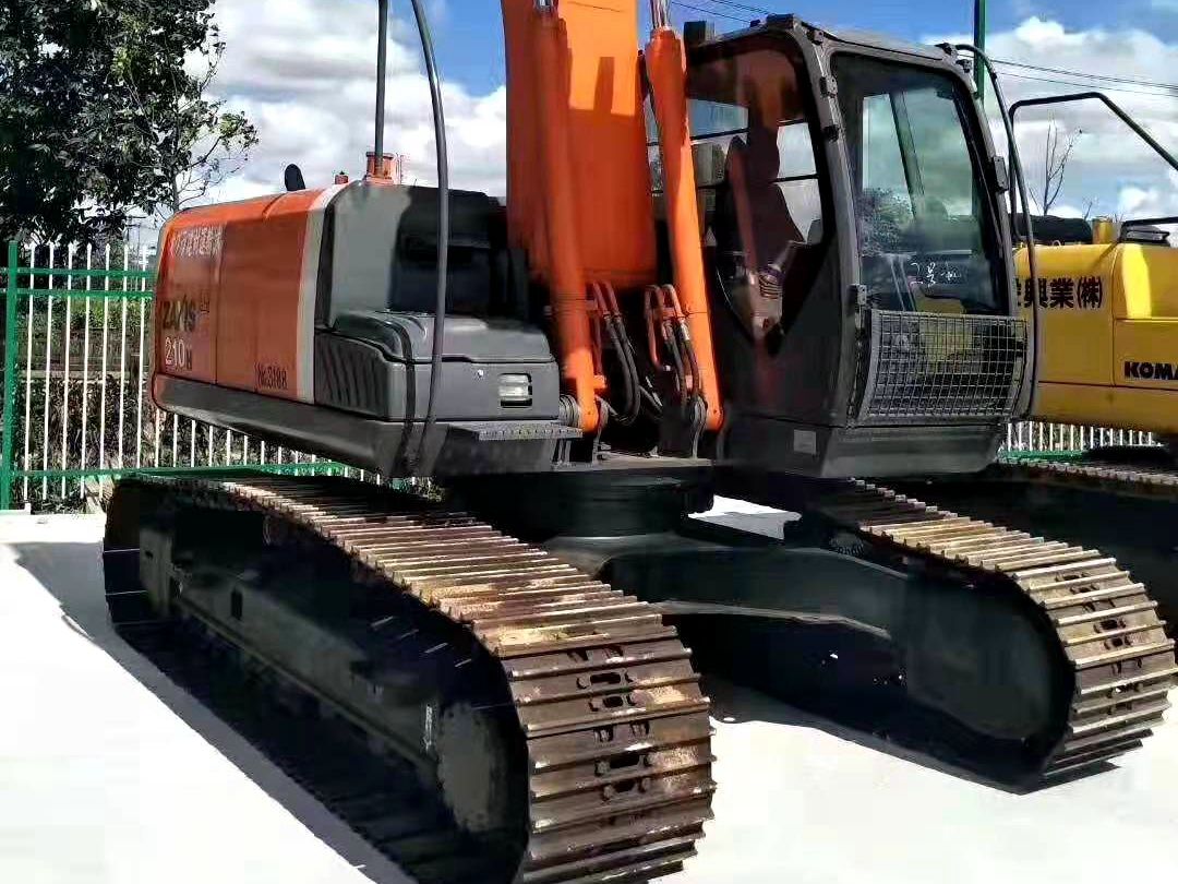 Hitachi ZX210-3 excavator