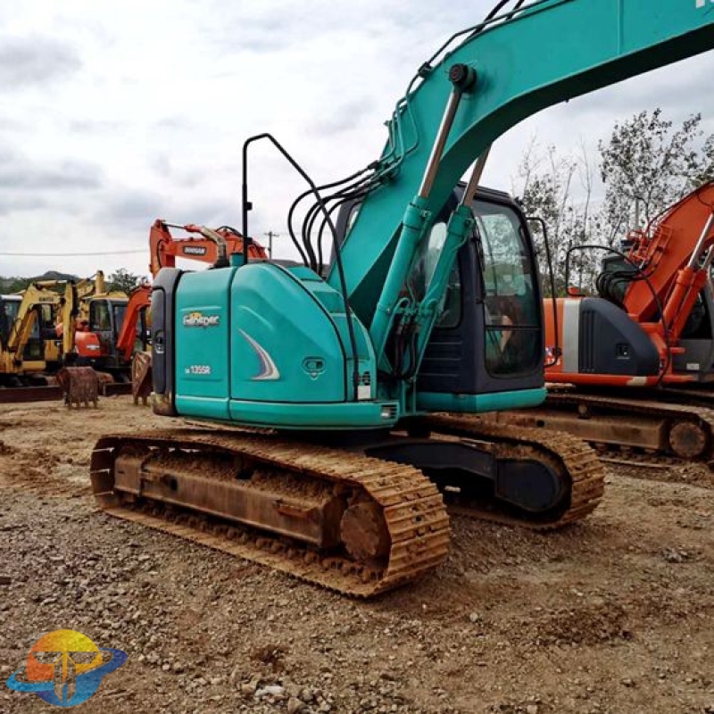 Kobelco SK135SR excavator