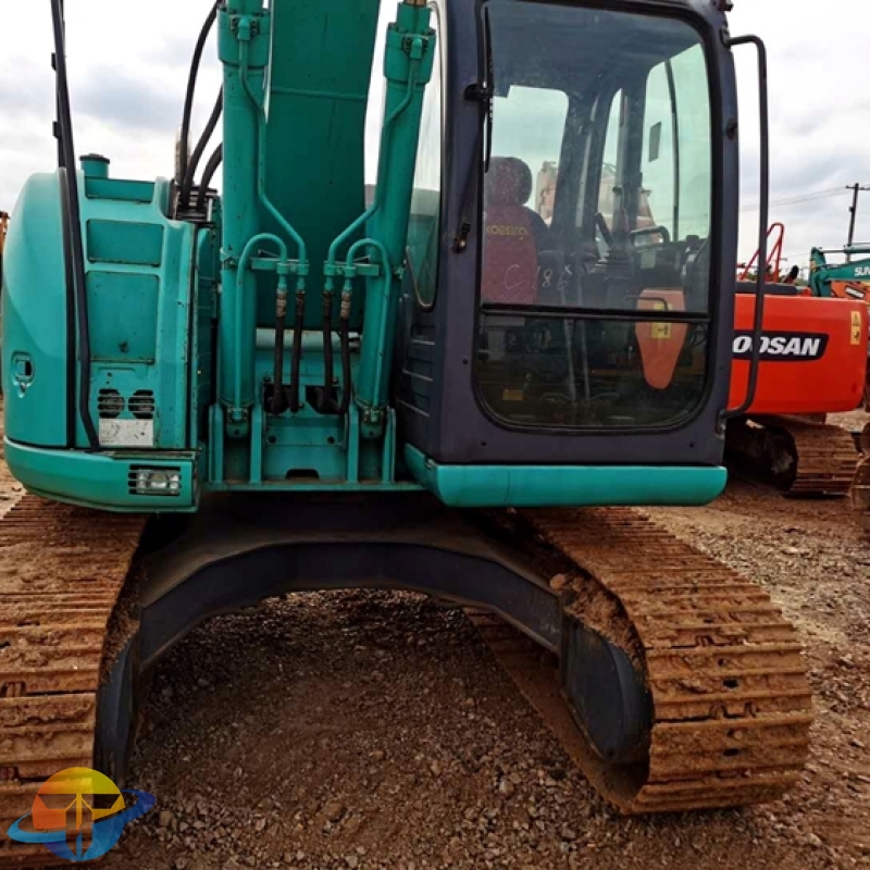 Kobelco SK135SR excavator