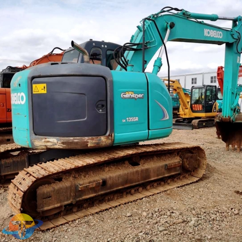 Kobelco SK135SR excavator