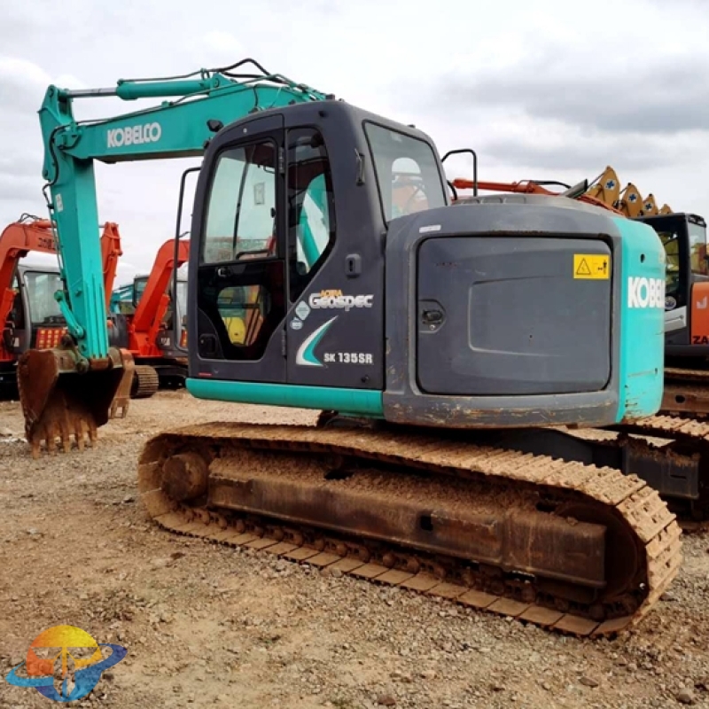 Kobelco SK135SR excavator