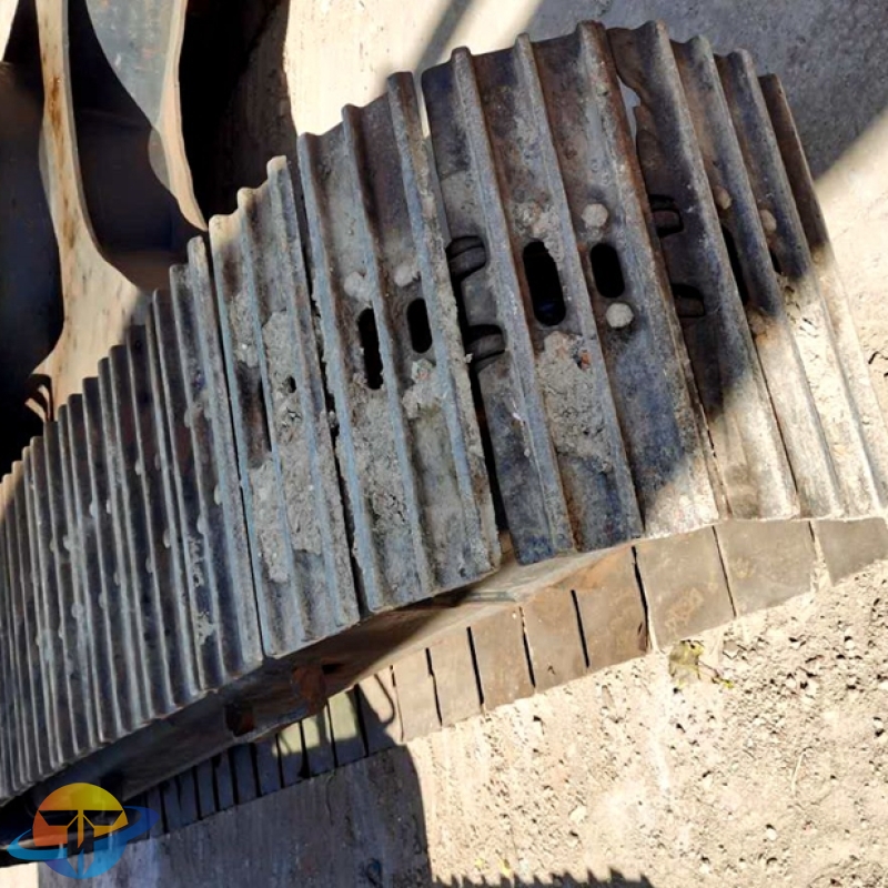 Kobelco SK200-8 excavator