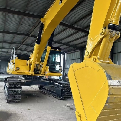 Komatsu PC200-8 excavator