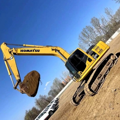 Komatsu PC200-8 excavator
