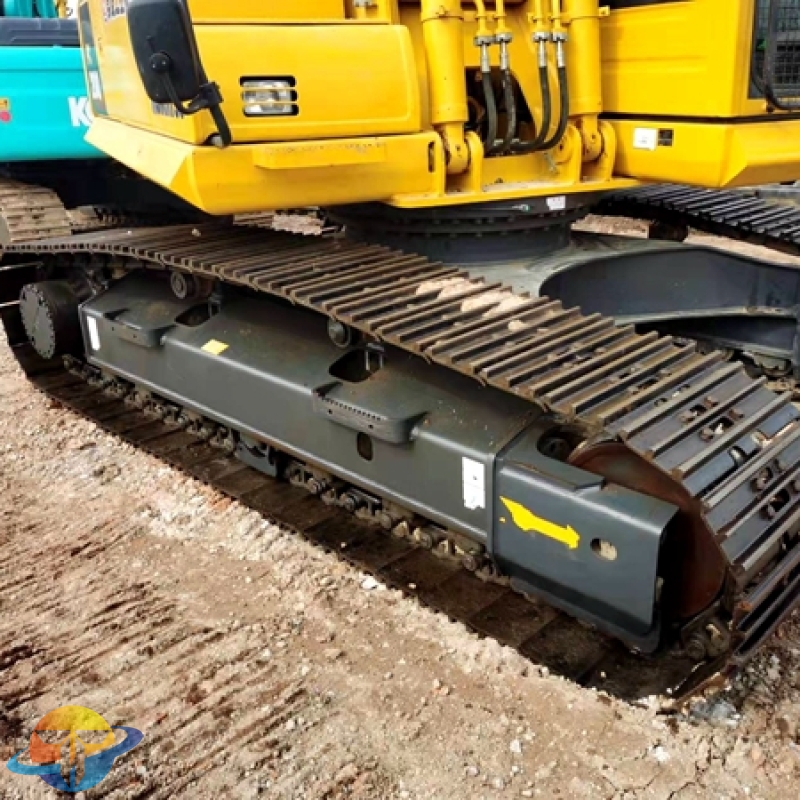 Komatsu PC200-8 excavator