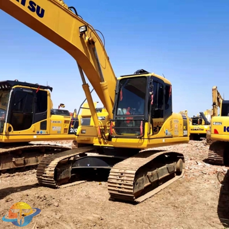 Komatsu PC200-7 excavator
