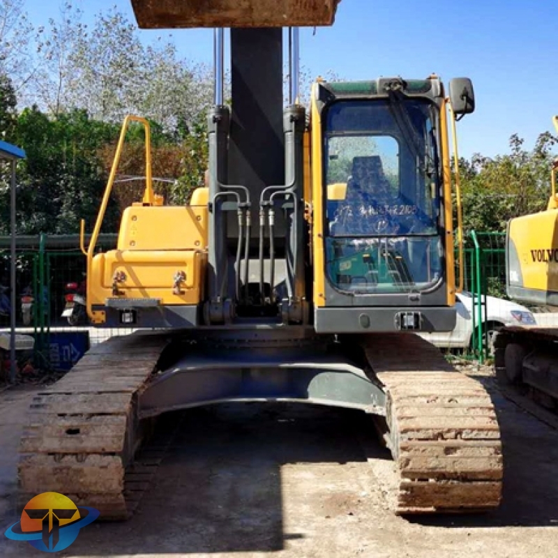Volvo EC210BLC excavator