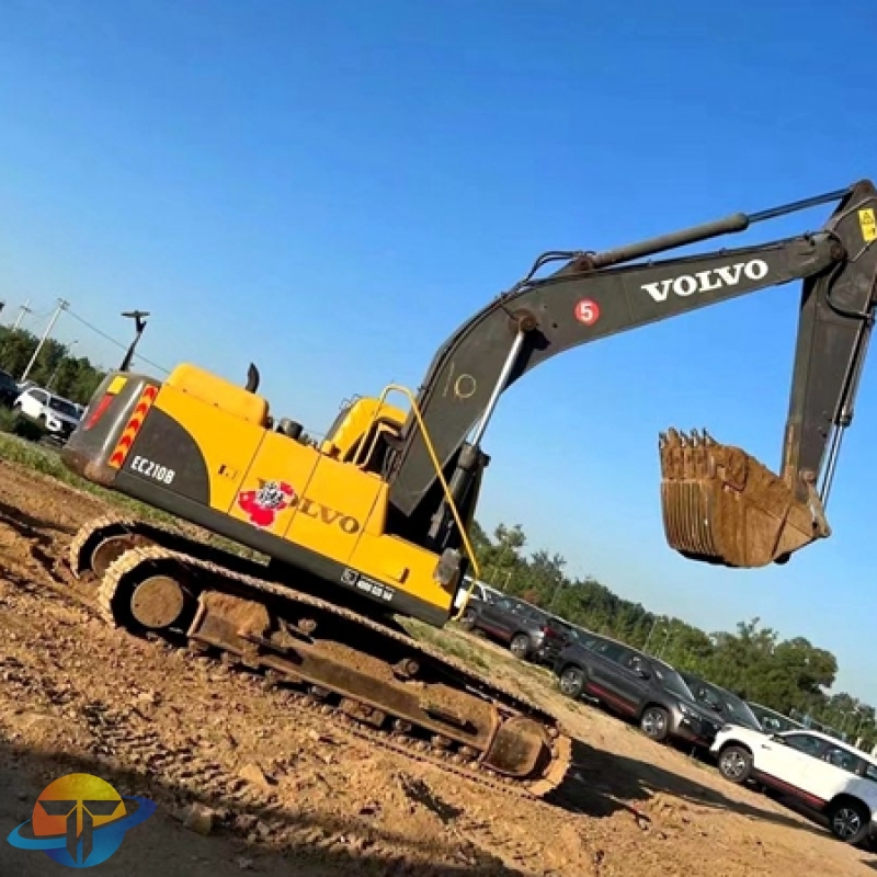 Volvo EC210BLC excavator