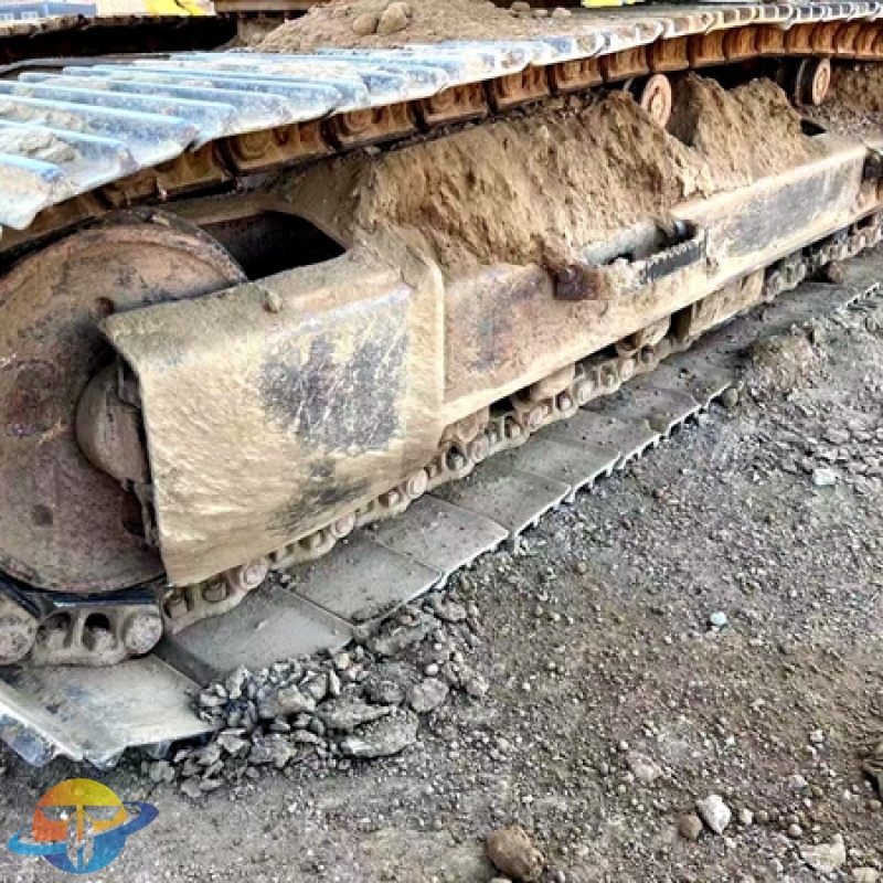 Volvo EC210BLC excavator