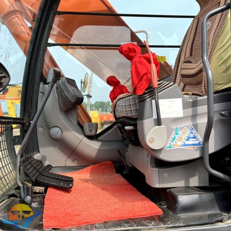 Hitachi ZX240-3 excavator