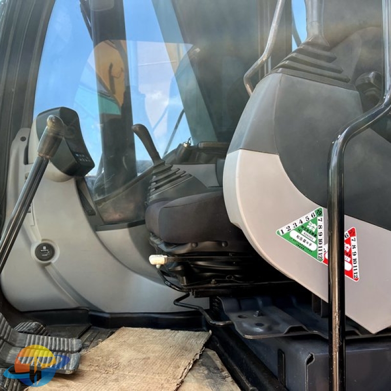 Kobelco SK200-8 excavator