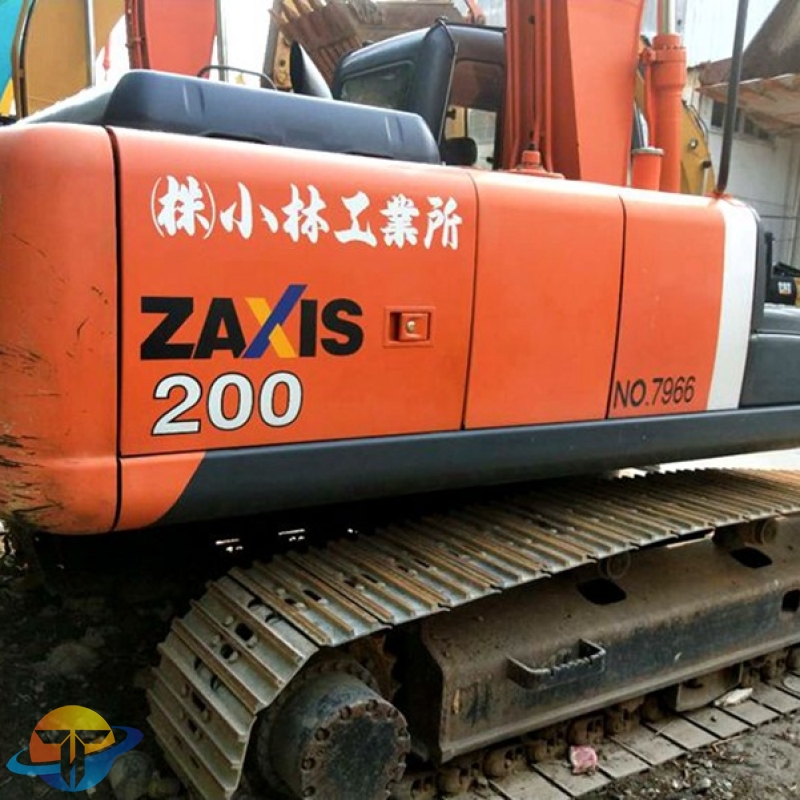 Hitachi ZX200-3 excavator