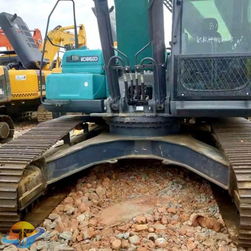 KOBELCO SK260 excavator