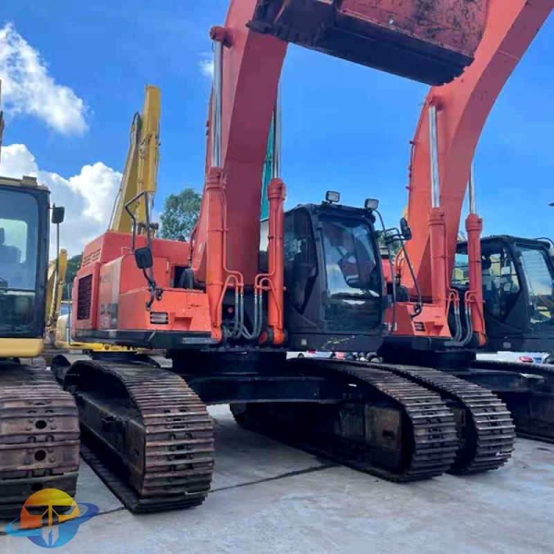 Hitachi ZX450 excavator