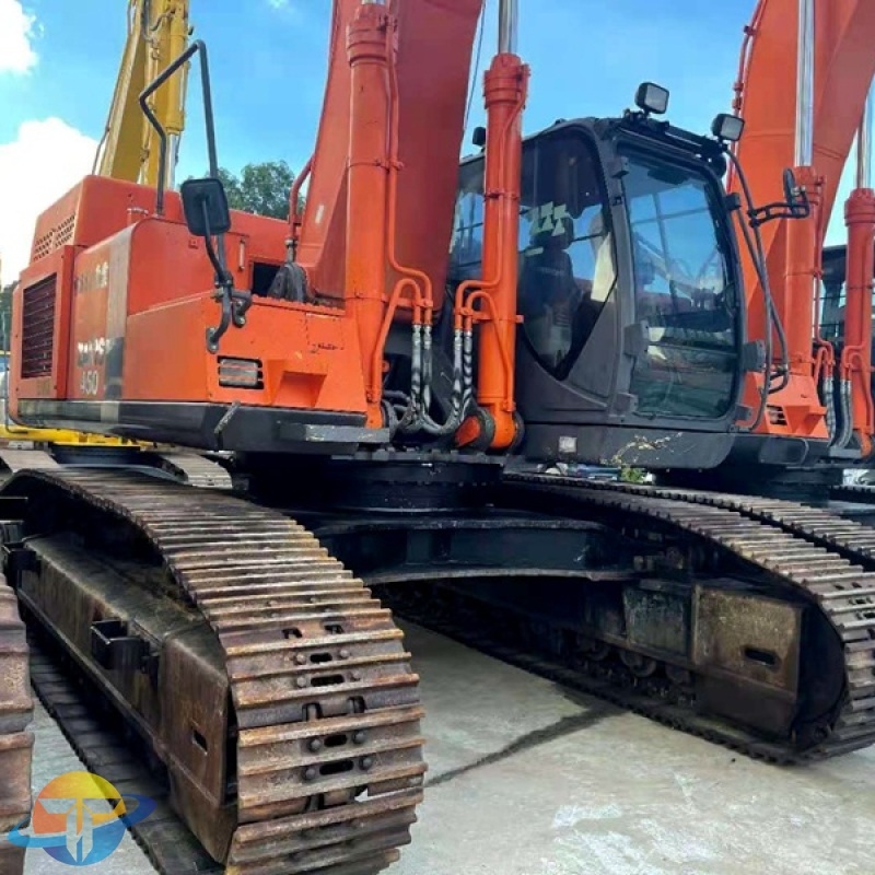 Hitachi ZX450 excavator