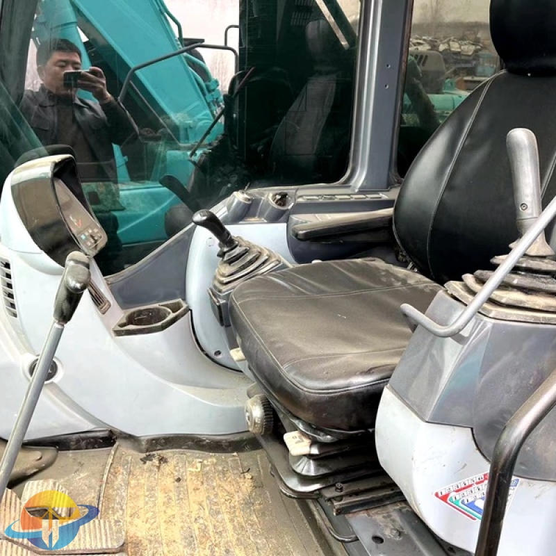 Kobelco SK460-8 excavator