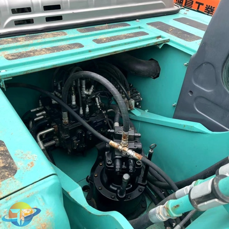 Kobelco SK200LC-8 excavator