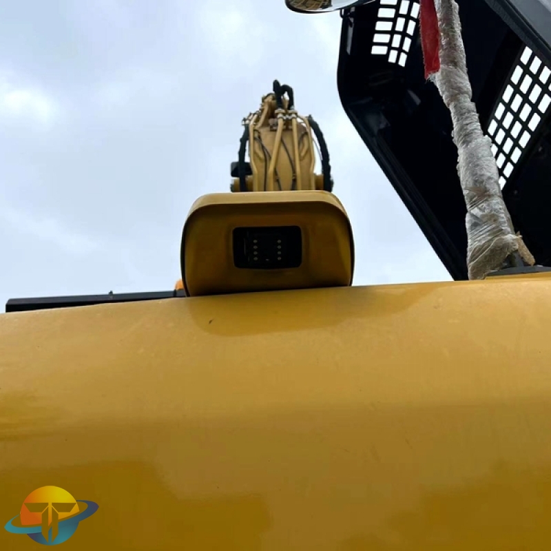 Komatsu PC200-8N1 excavadora