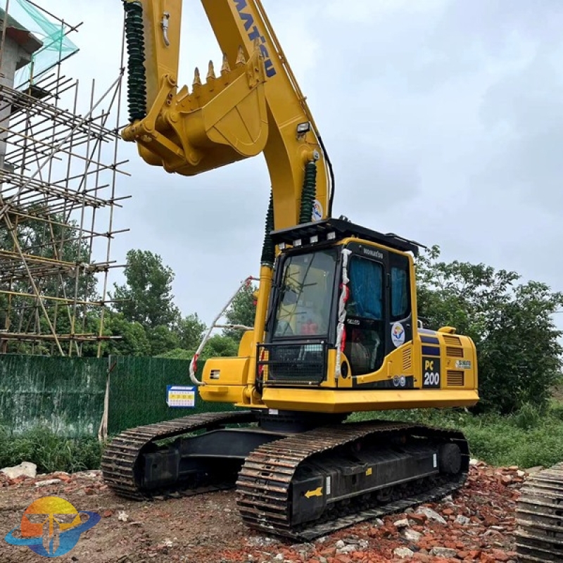 Komatsu PC200-8N1 excavadora