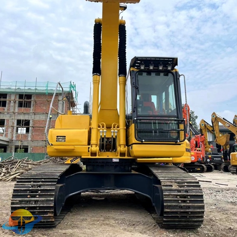 Komatsu PC200-8N1 excavator