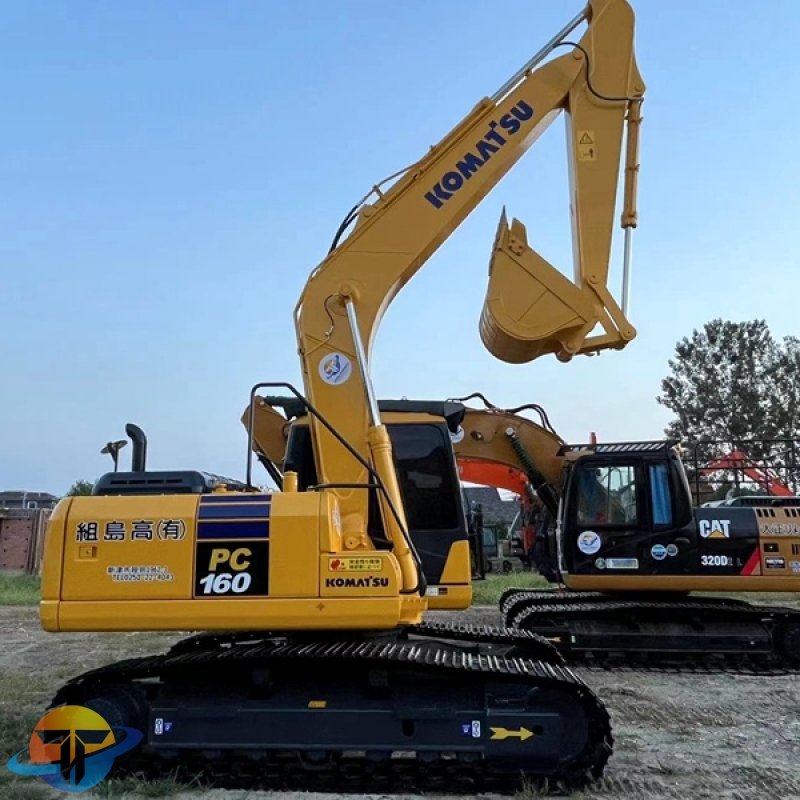 Komatsu PC160-7 excavator