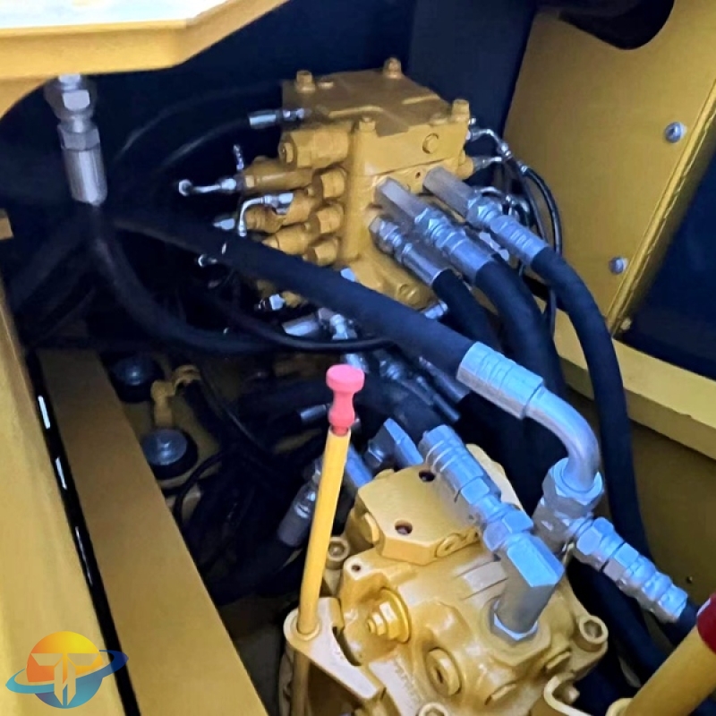 Komatsu PC160-7 excavator