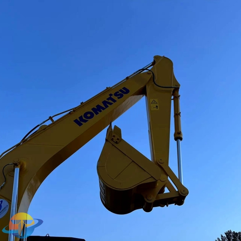 Komatsu PC160-7 excavator