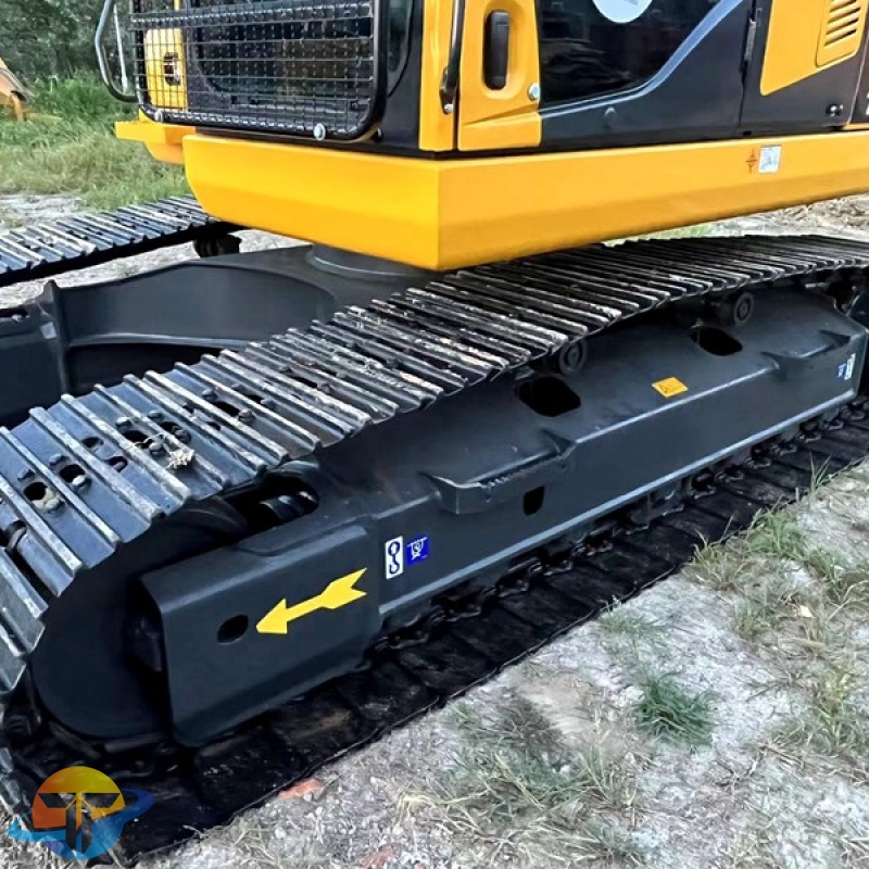 Komatsu PC160-7 excavator