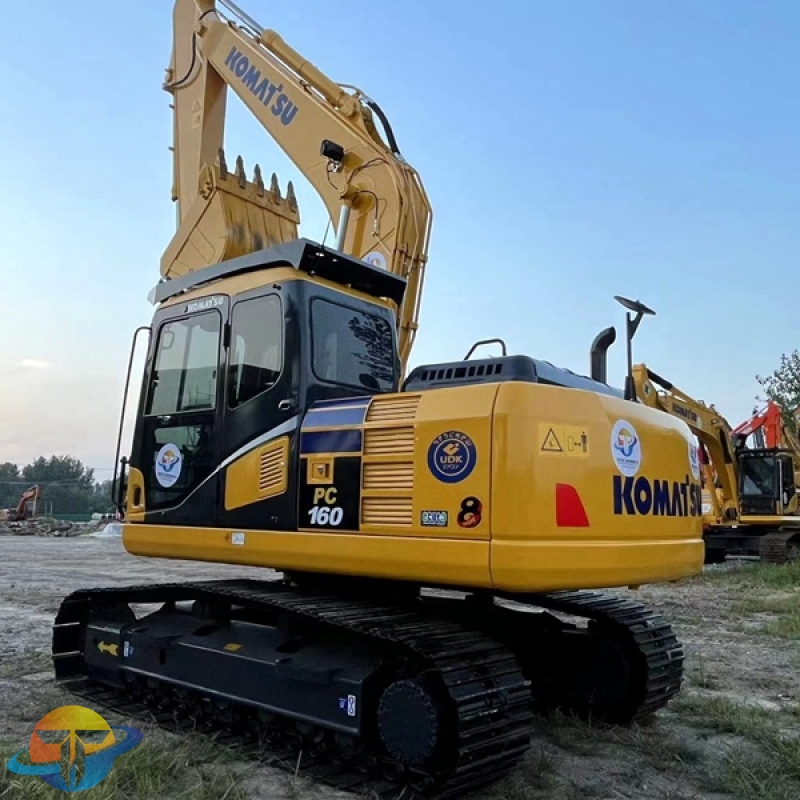 Komatsu PC160-7 excavator
