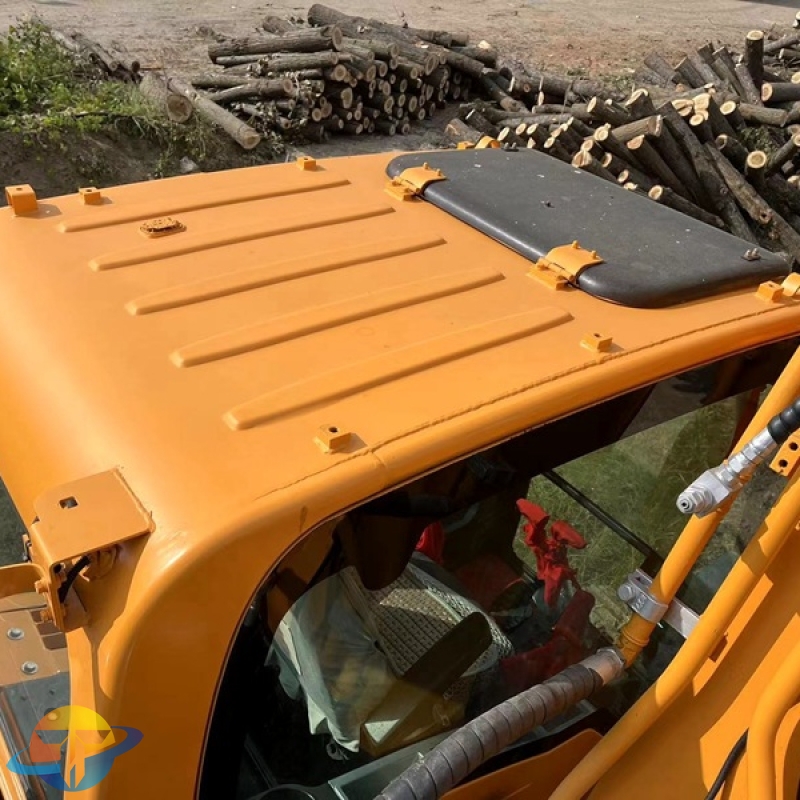 Hyundai R220-9S excavator