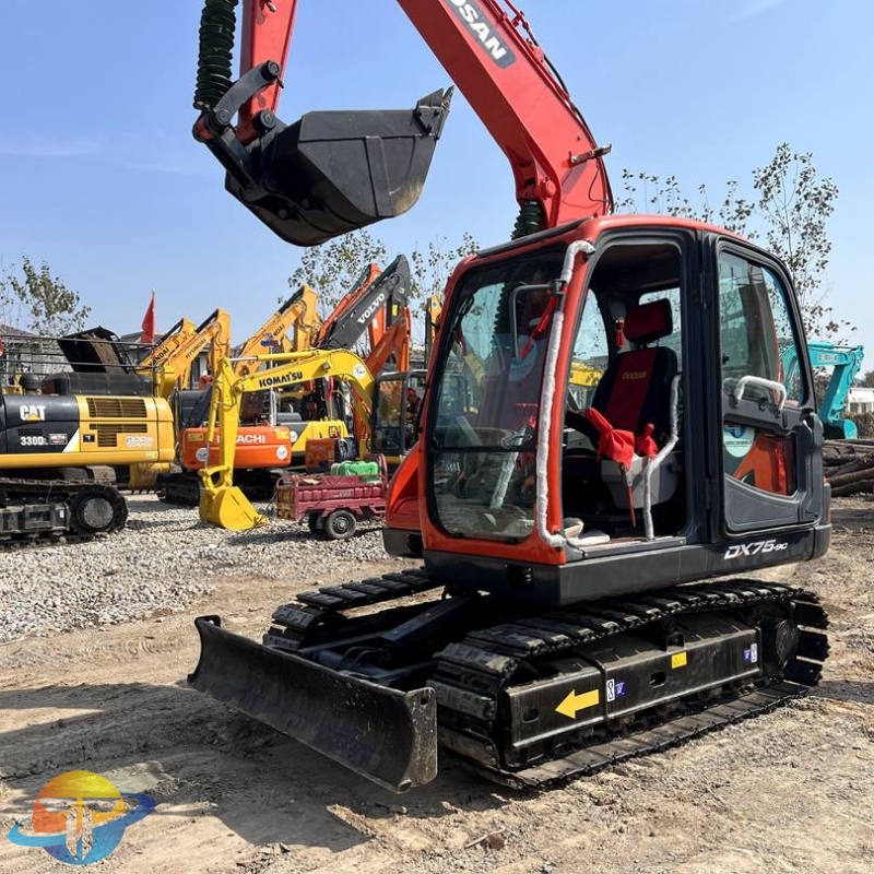 Doosan DX75 excavator