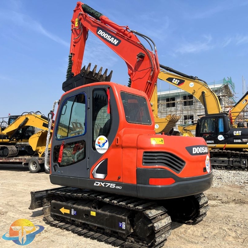 Doosan DX75 excavator
