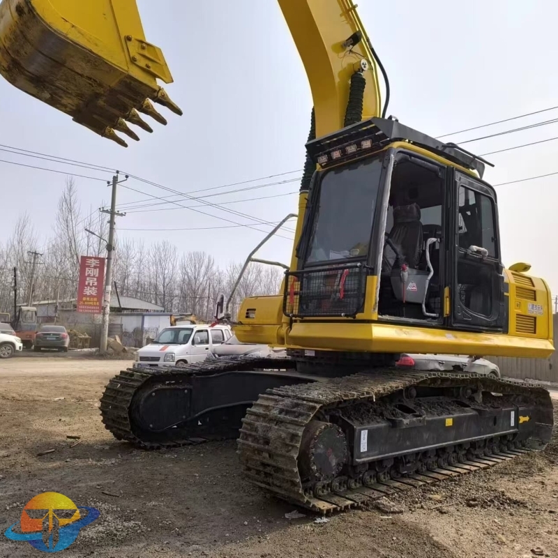 Komatsu PC210LC