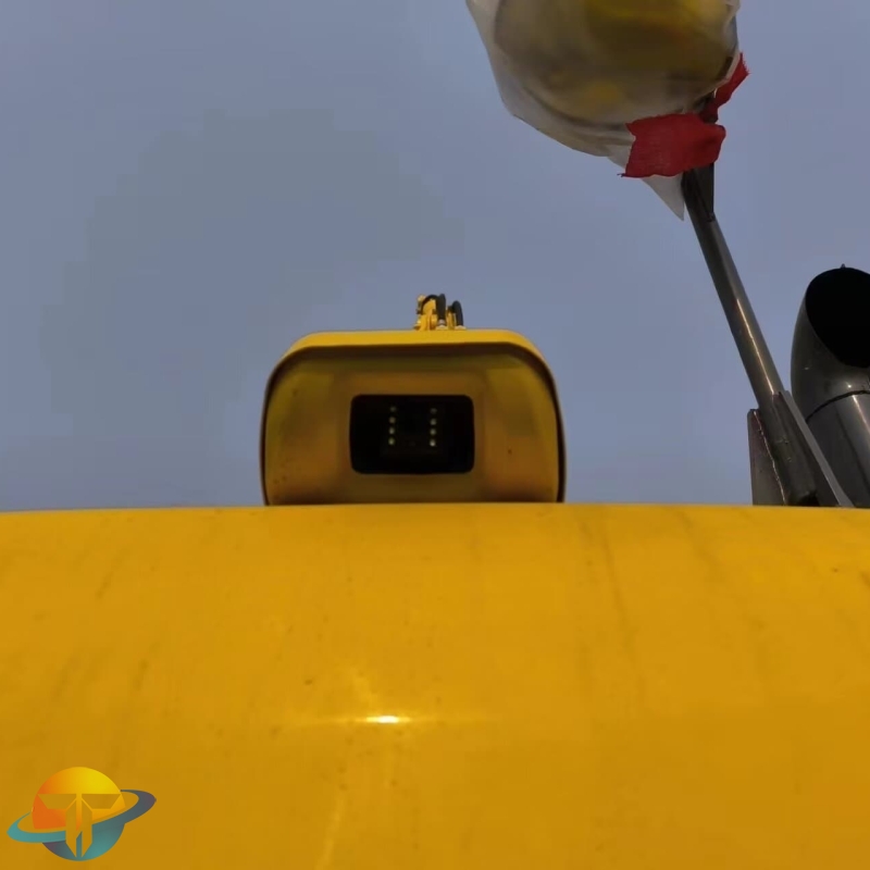 Komatsu PC210LC