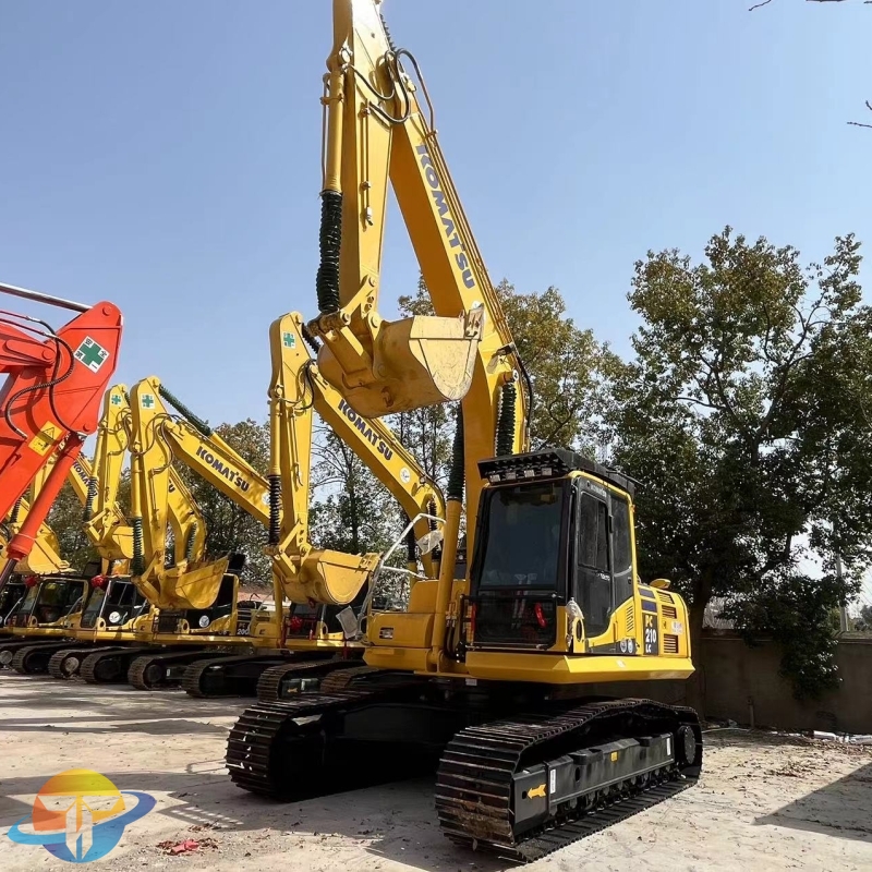 Komatsu PC210
