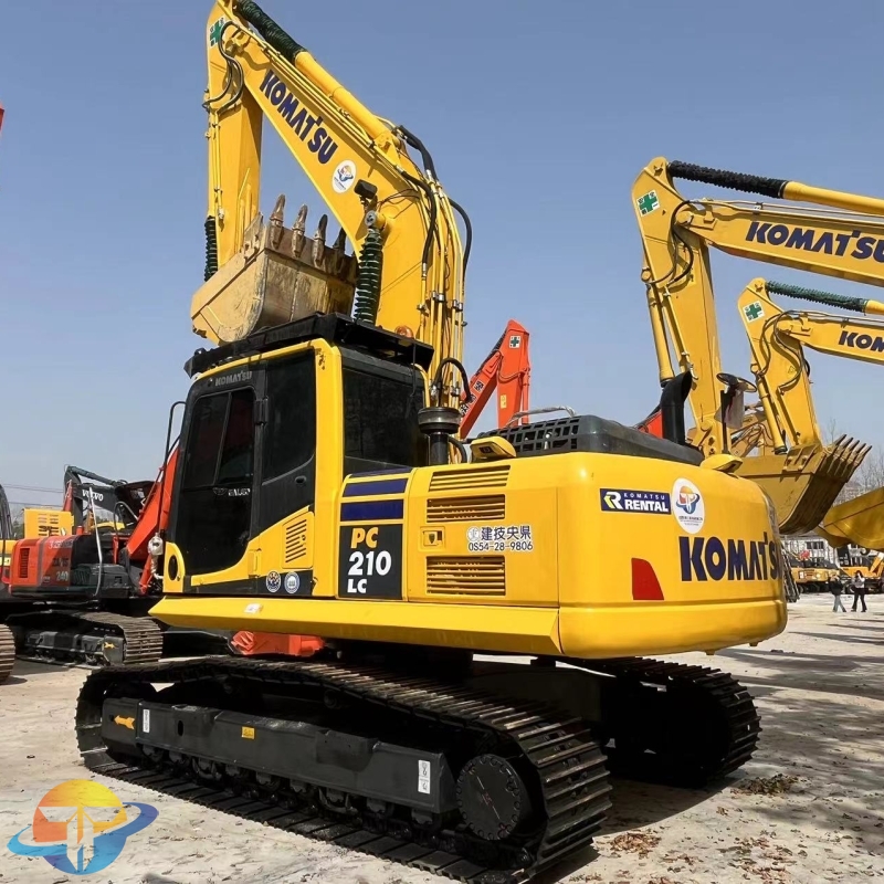 Komatsu PC210
