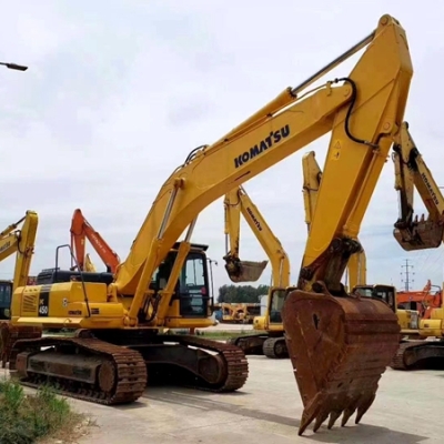 Komatsu PC210