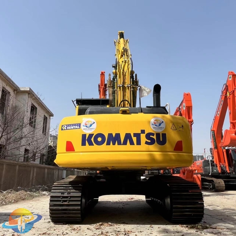 Komatsu PC210