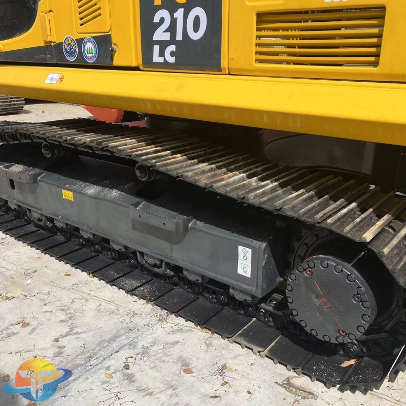 Komatsu PC210