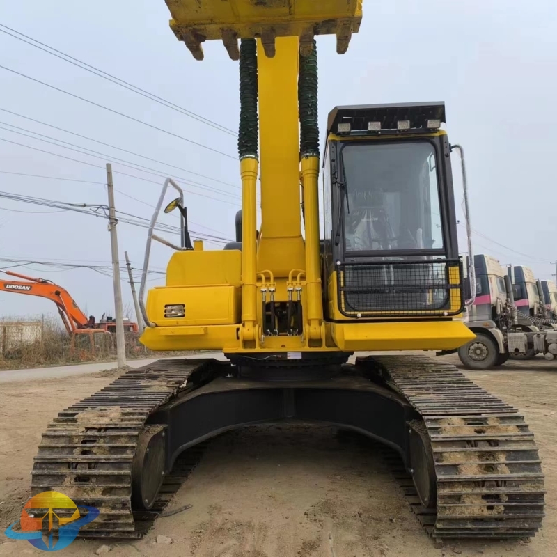 Komatsu PC210--8N1