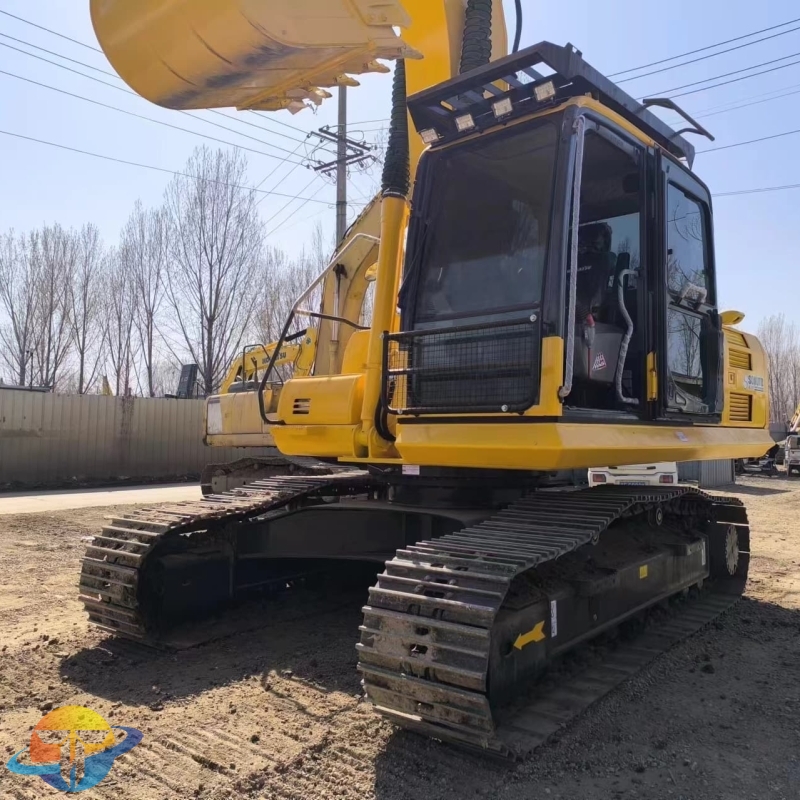 Komatsu PC200