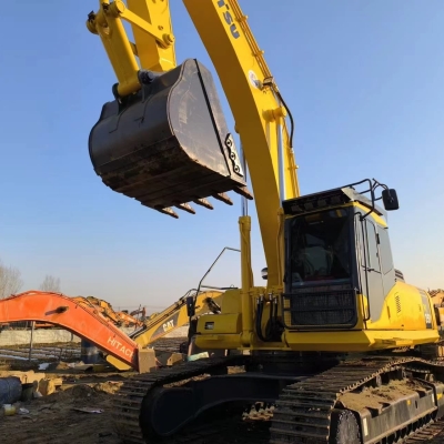 Komatsu PC200