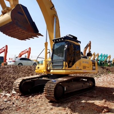 Komatsu PC200