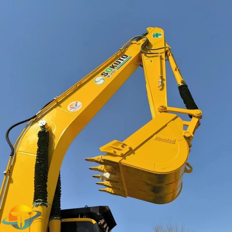 Komatsu PC200