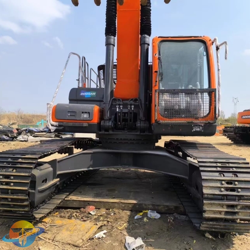 Doosan DX300LC