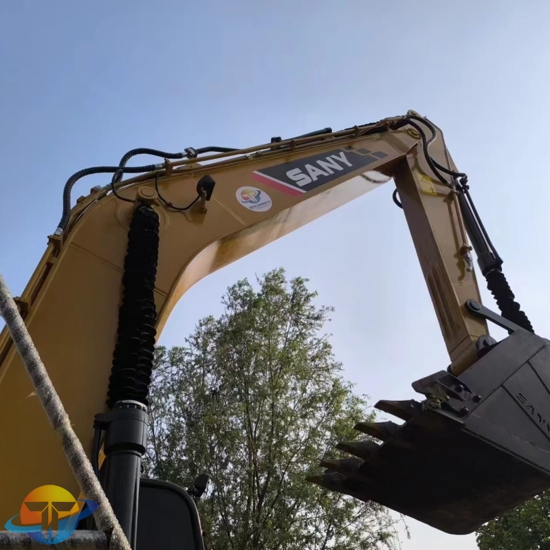 Komatsu 200