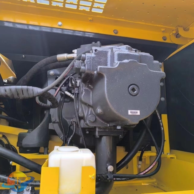 Komatsu 200