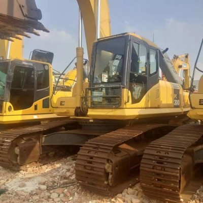 Komatsu 200