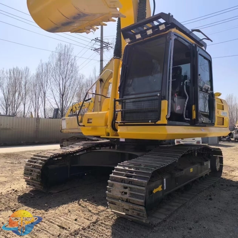 Komatsu 200