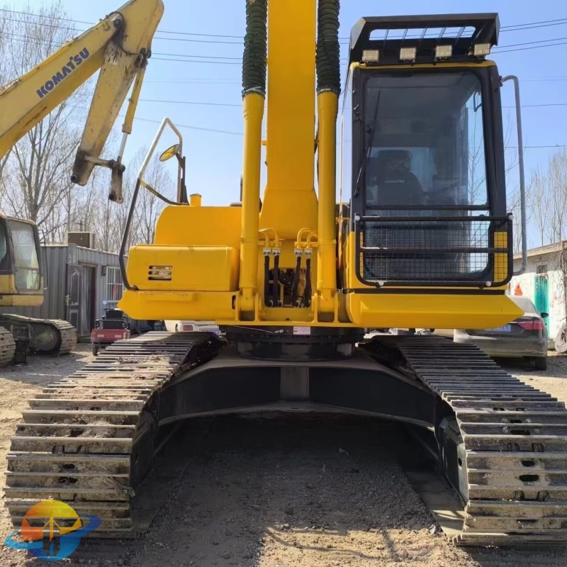 Komatsu 200